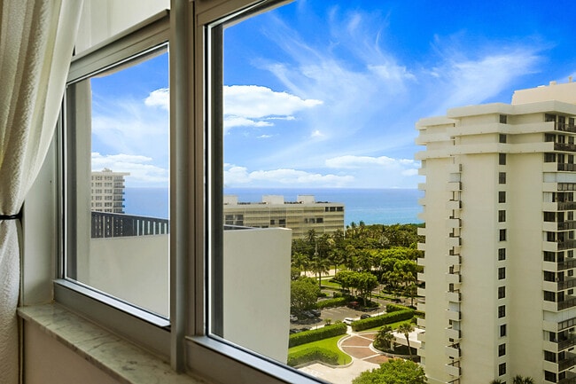Building Photo - 2121 N Ocean Blvd