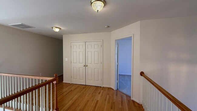 Building Photo - Spacious Colonial in Austin Ridge