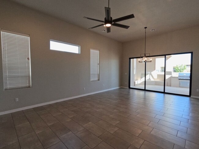 Building Photo - 3729 Santa Clarita Ave