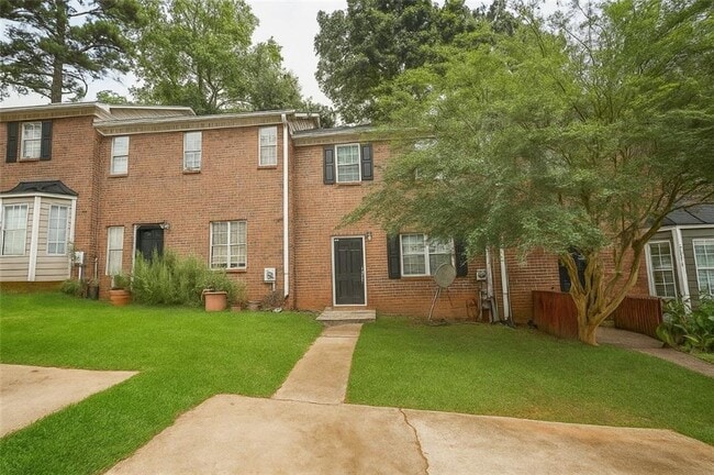 Primary Photo - 7215 Crestside Dr