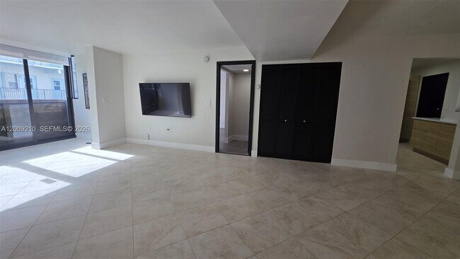 Building Photo - 250 Galen Dr