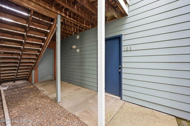 Building Photo - 2745 Grinstead Dr