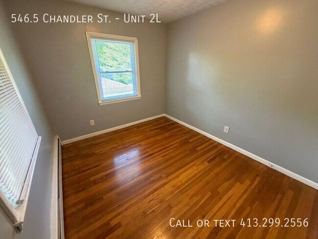 Building Photo - 546.5 Chandler St