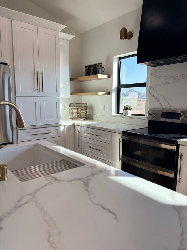 Building Photo - NEW Queen Creek Home