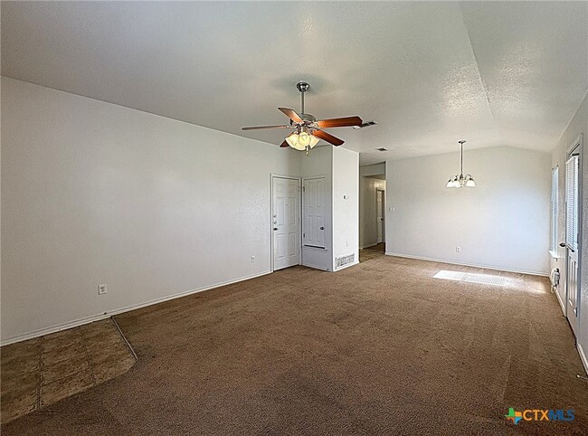 Building Photo - 2706 Ashley Dr