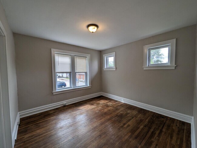 Building Photo - 3920 Giles Ave