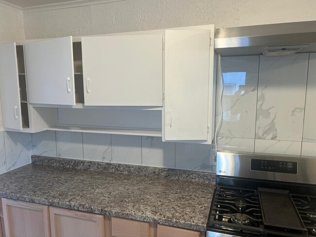 Building Photo - 5 Colorado Ave