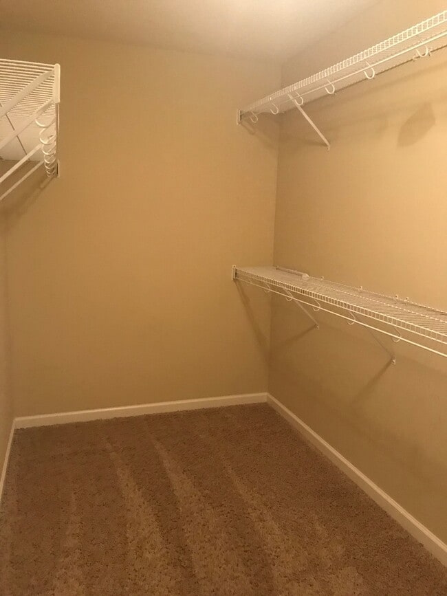 Building Photo - 125 Gage Dr