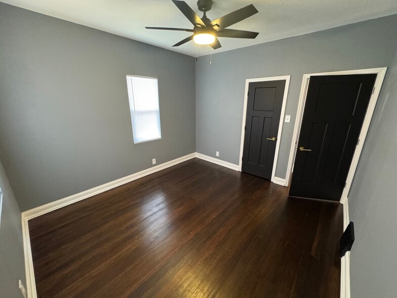 Building Photo - 3525 Mitchell Ave