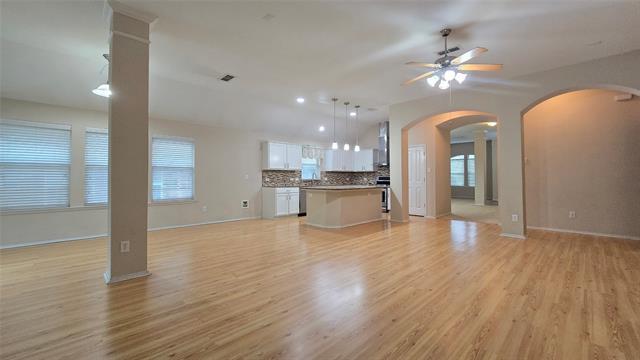 Building Photo - 4255 Fall Creek Dr