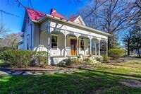 Building Photo - 180 Church St