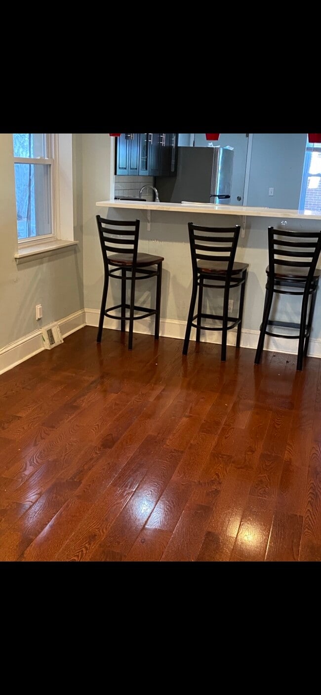 Building Photo - 603 N 32nd St