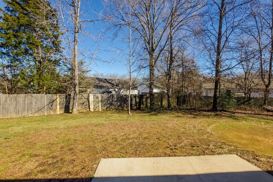 Building Photo - 3900 Golden Rod Ct