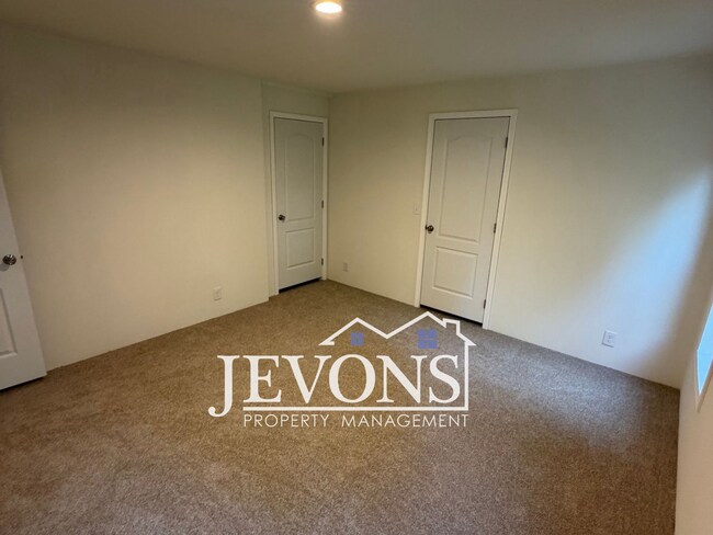 Building Photo - Charming Maple Valley Home on a Quiet Residential Street