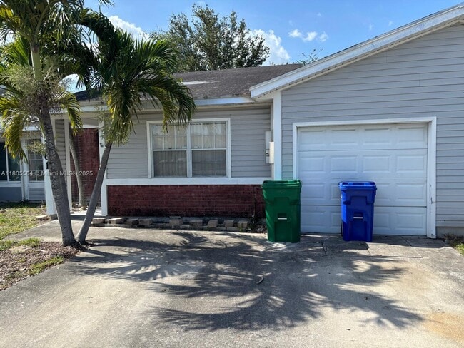 Primary Photo - 9761 W Heather Ln