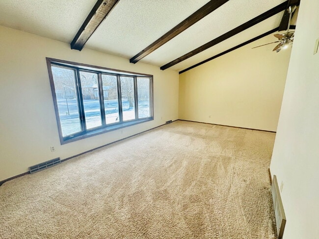 Building Photo - "Spacious 4-Bedroom Home in Blaine with 2 Full Baths and Nearly 2,000 Sq Ft of Comfort with 2 flo...