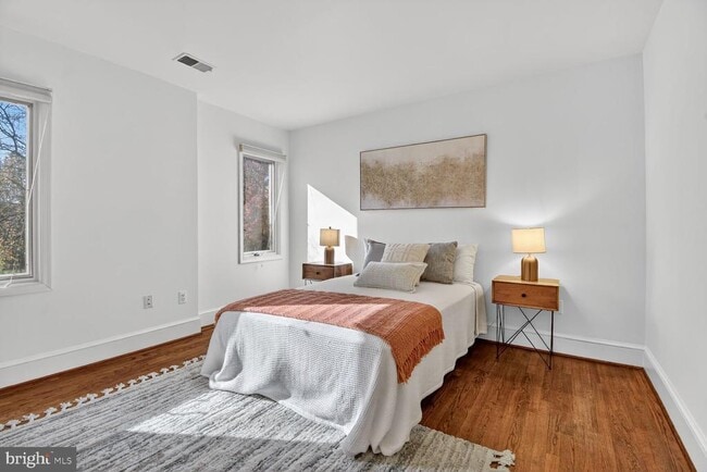 Building Photo - 3227 Ellicott St NW