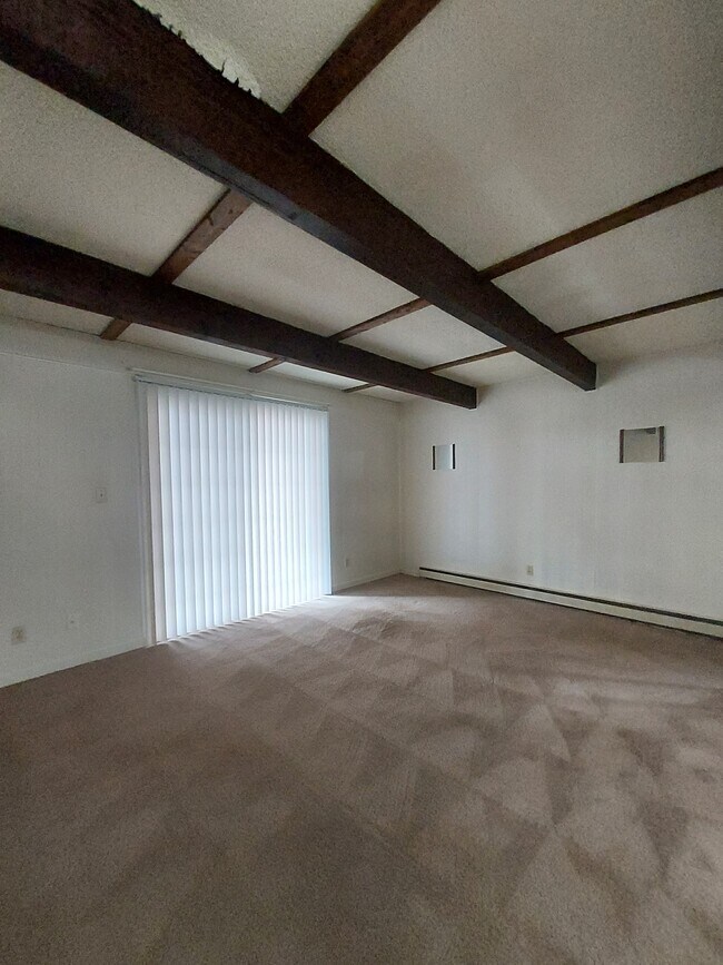 Building Photo - 189 Buckingham St