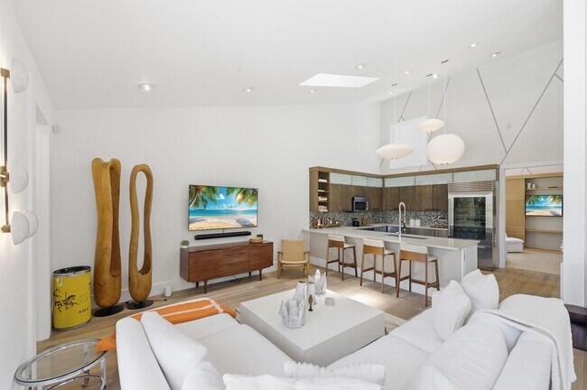 Building Photo - 2552 Sheltingham Dr