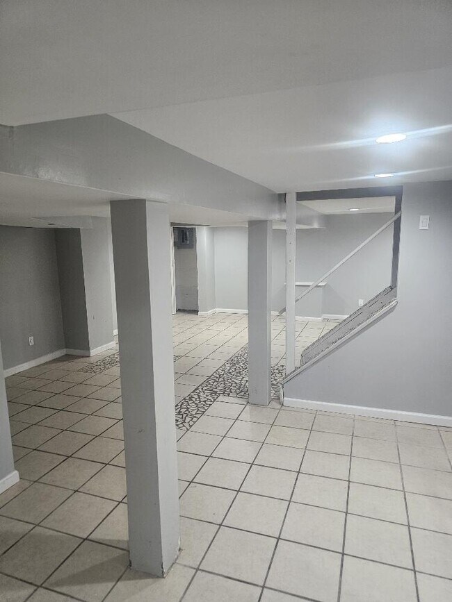 Building Photo - 19986 Mitchell St