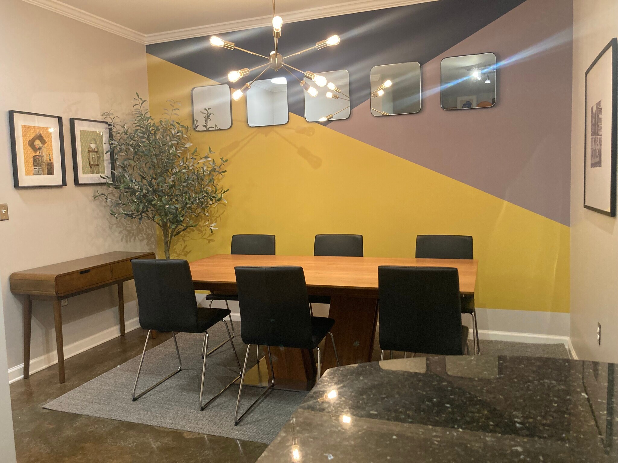 Building Photo - 1803 Broadway