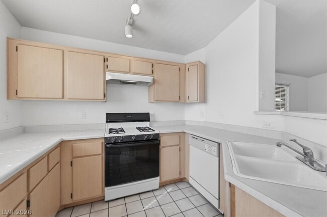 Building Photo - 1881 W Alexander Rd