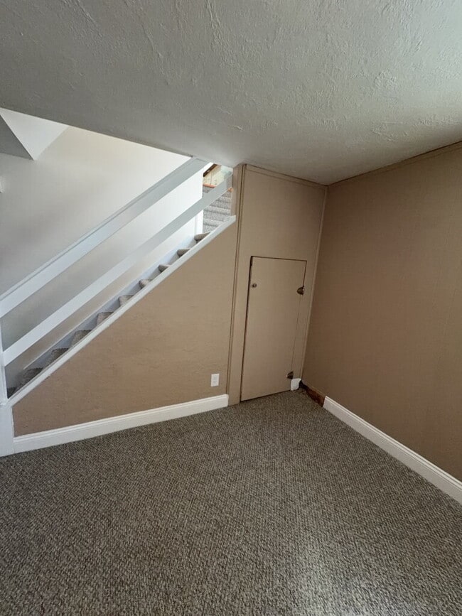 Building Photo - 4125 Pillars Dr