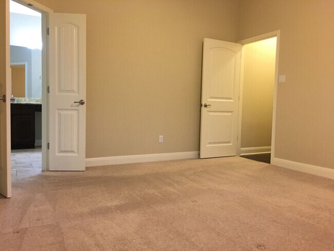 Building Photo - GORGEOUS LARGE 1 STORY IN WHITESTONE OAKS