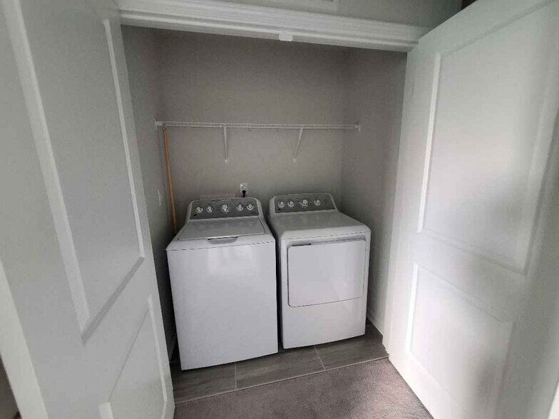 Building Photo - Room in Townhome on Kasota Ln
