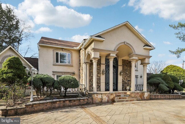 Building Photo - 5301 Goldsboro Rd