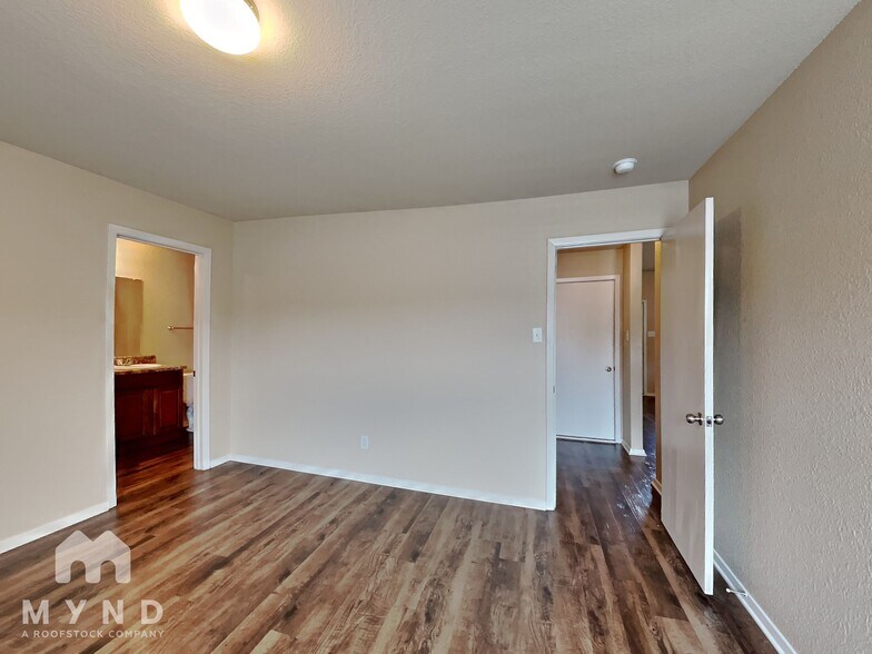 Building Photo - 7017 Pearl Vly Cv