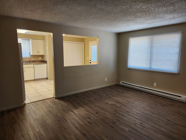 Building Photo - Cute 2 Bedroom 1 Bathroom Near Northtown Mall