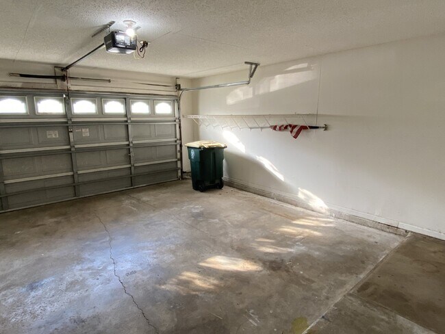 Building Photo - COMING SOON – 3 Bedroom, 2 Bathroom Single...