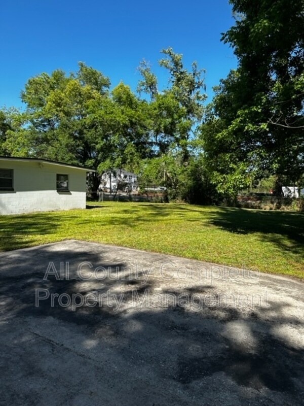 Building Photo - 6004 Marsha Dr