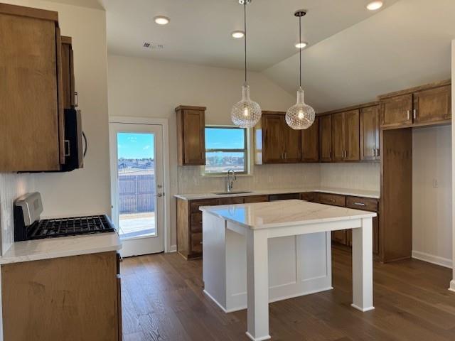 Building Photo - 2468 Heather Rd