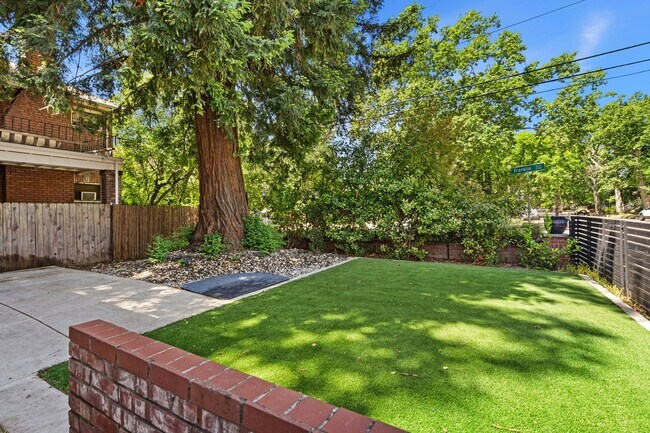 Building Photo - Gorgeous 3bed/2.5bath home near Curtis Park