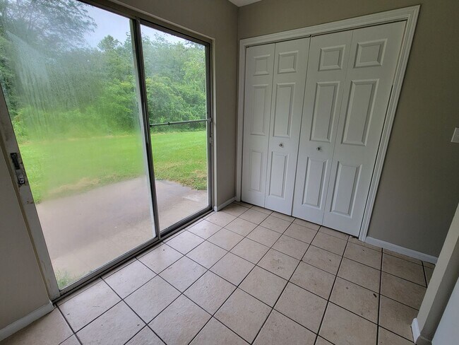 Building Photo - 630-632 W. Country Squire Ct.