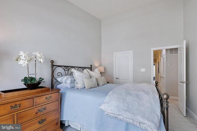 Building Photo - 10214 Nuthatch Dr