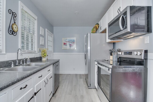 Building Photo - 2631 Oakland Ave