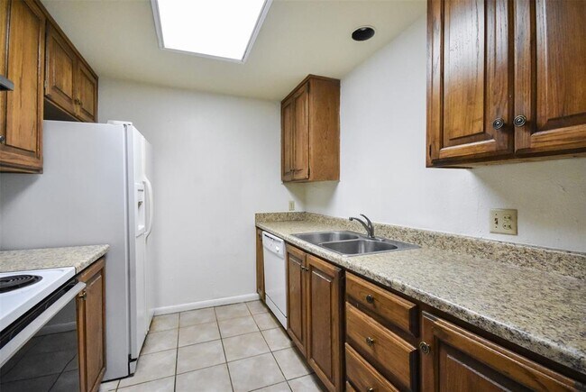 Building Photo - 2529 Rio Grande St
