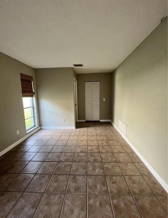 Building Photo - 2224 Willow Tree Trail