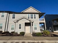 Building Photo - 667 Dobhill Ln