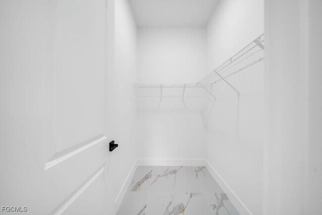 Building Photo - 734 Jack Ave S