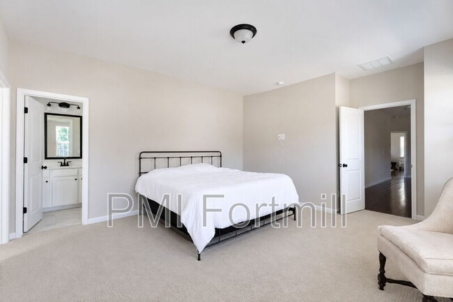 Building Photo - 3138 Montreaux Valley Dr