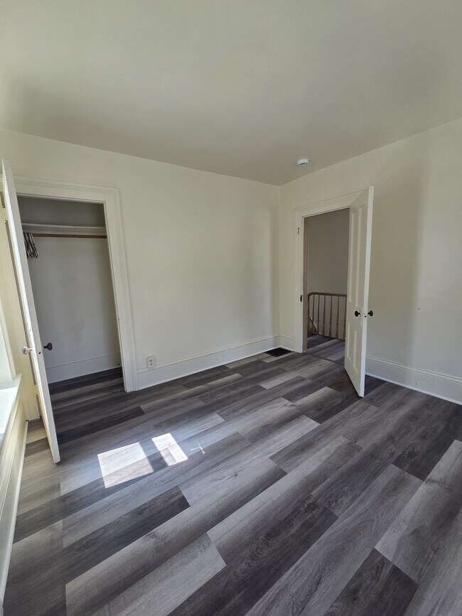 Building Photo - 414 N Lee St