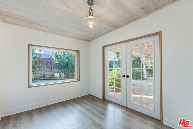 Building Photo - 7701 Comanche Ave