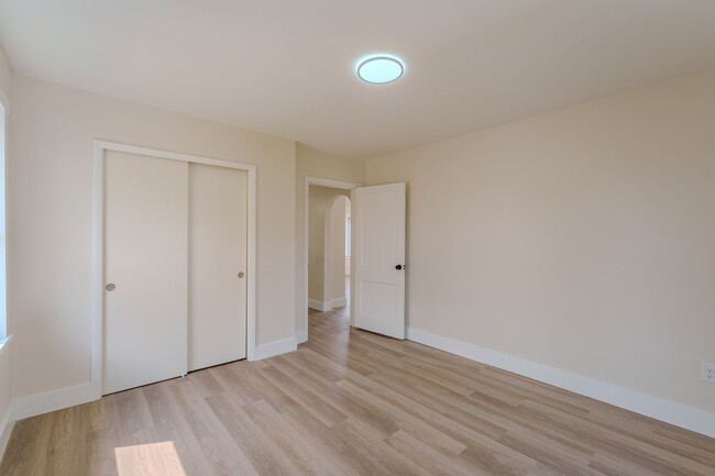 Building Photo - Remodeled 2 bedroom with off street parkin...