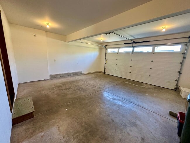 Building Photo - PI5837