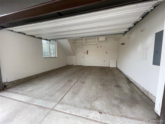 Building Photo - 1883 Vine St