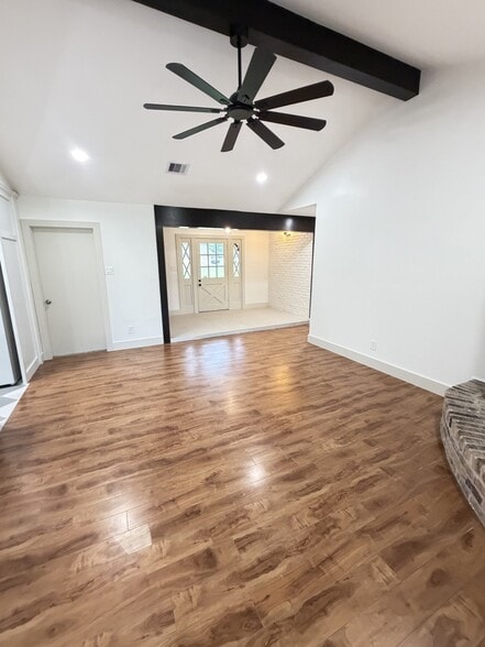 Building Photo - 7007 Pine Grove Dr